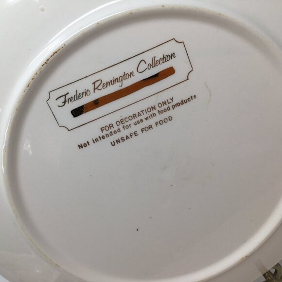 Frederic Remington Collector Plate The Fight for the Waterhole 8.75" Western - Picture 7 of 7